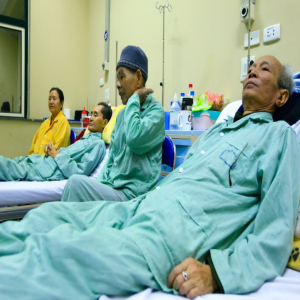 Chế độ BHYT đối với cán bộ mắc bệnh hiểm nghèo